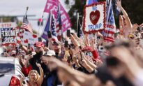 Trump Cheered by Supporters Upon Landing in Florida