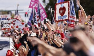 Trump Cheered by Supporters Upon Landing in Florida