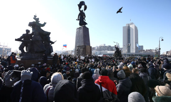 Police Arrest Over 2,000 at Russia Protests Backing Jailed Kremlin Foe Navalny
