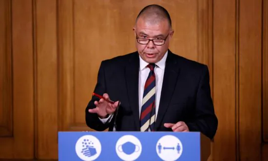 Former UK Medical Chief Jonathan Van-Tam Hired by COVID Vaccine Manufacturer Moderna