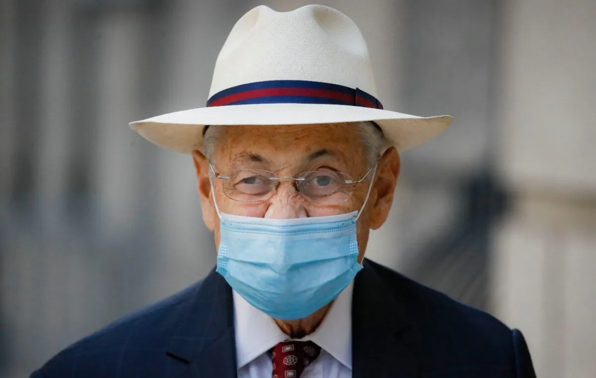 Former New York Assembly Speaker Sheldon Silver leaves U.S. District Court after he was sentenced to 6 1/2 years in prison in the corruption case that drove him from power, in the Manhattan borough of New York, N.Y., on July 20, 2020. (John Minchillo/File/AP Photo)