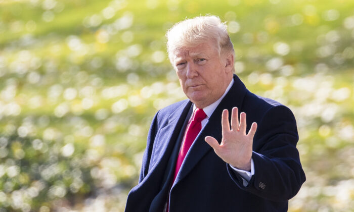 Former President Donald Trump departs the White House for St. Louis, Mo., on Nov. 29, 2017. (Samira Bouaou/The Epoch Times)