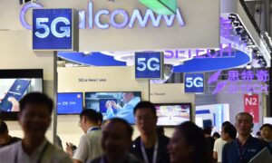 Former Google CEO, Execs, Call for ‘Disentangling’ of US and Chinese Tech Sectors