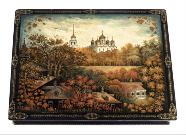 Autumn scene lacquer box