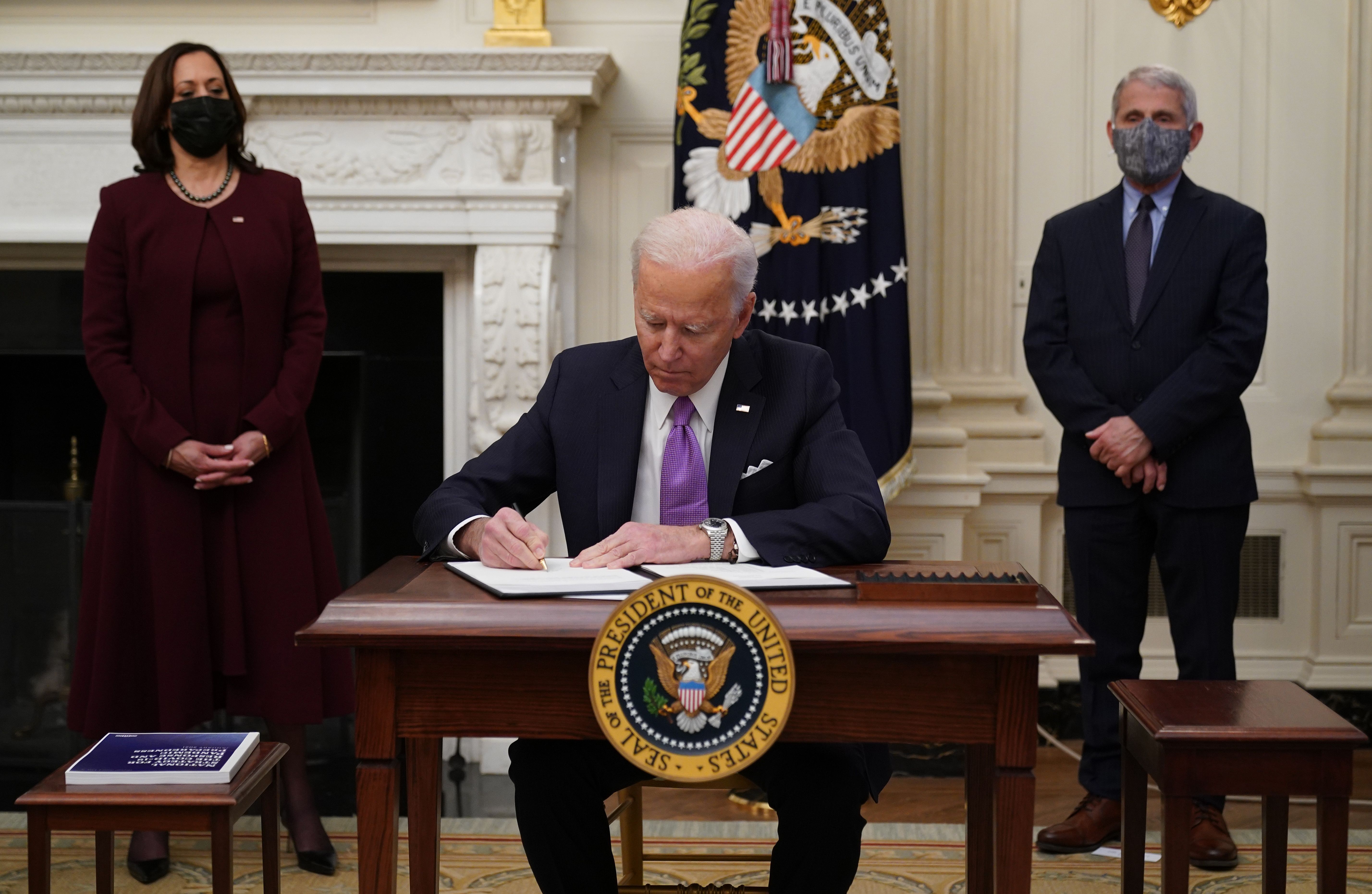 GOP-Controlled State Legislatures Weigh 'Constitutionality' of Presidential Executive Orders - Vimarsana News
