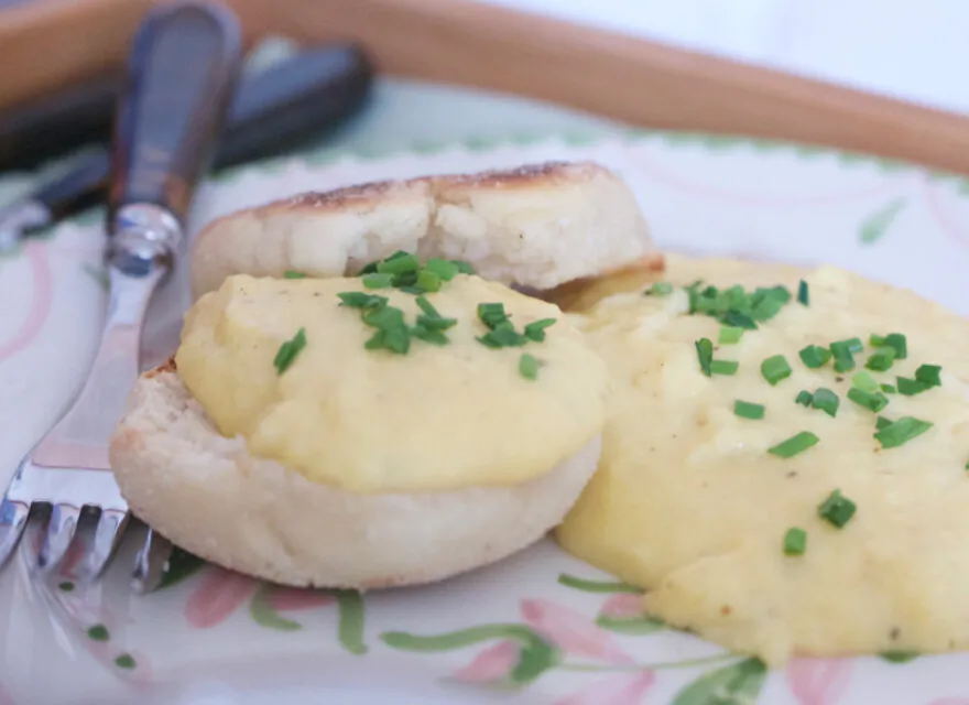 Cooking these eggs low and slow gives soft, creamy results. (Victoria de la Maza)