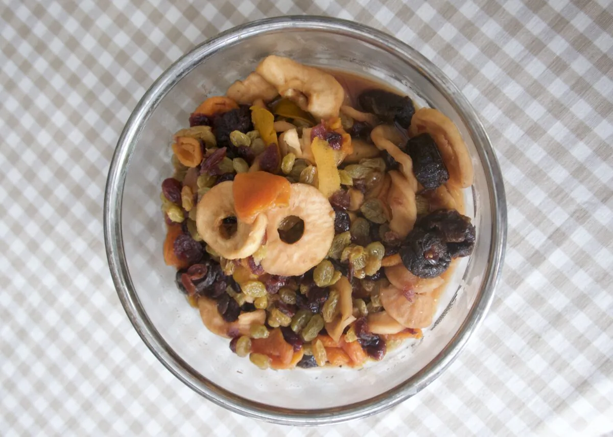 Use any combination of dried fruit you have on hand for this easy, old-fashioned breakfast staple. (Victoria de la Maza)
