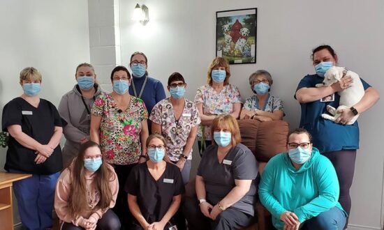 Quebec Seniors Home Staff Locks Down With Residents for 2nd Time During Pandemic