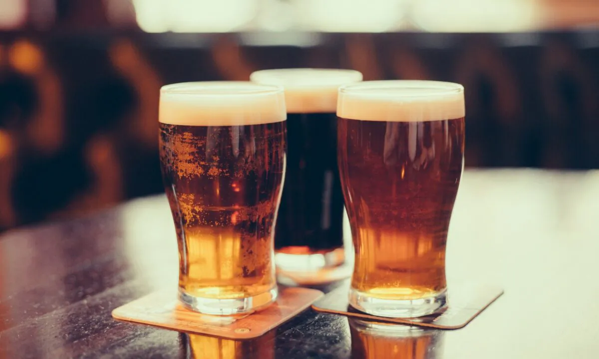 Despite an unusual year in beer, the percentage of craft beer drinkers in the country continues to grow. (Viiviien/Shutterstock)