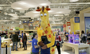 Toys R Us Retrenches Again, Shutters Its Last 2 US Stores
