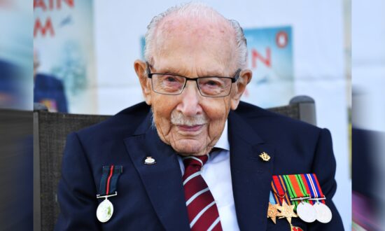 ‘Get Well’ Messages Pour in for UK’s Captain Tom, 100, in Hospital With COVID