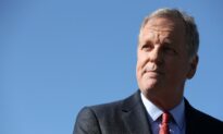American Airlines CEO Tells Employees to Brace for Furlough Warnings