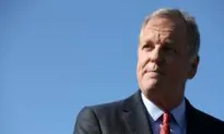 American Airlines CEO Tells Employees to Brace for Furlough Warnings