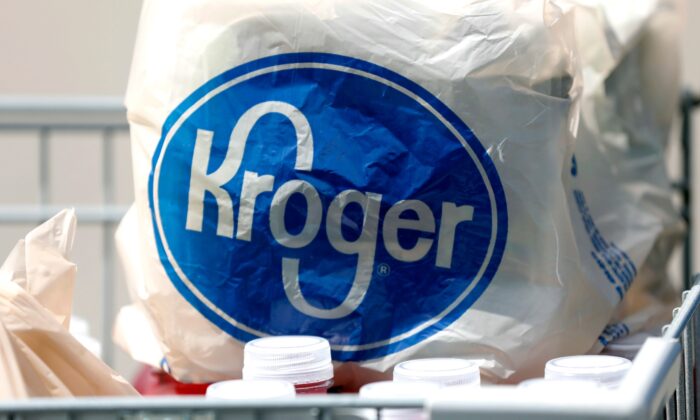 Bagged purchases from a Kroger grocery store sit in a shopping cart in Flowood, Miss., on June 15, 2017. (Rogelio V. Solis/AP Photo)