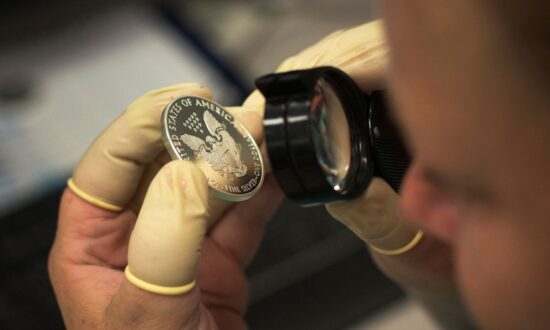 US Mint Unable to Meet Surging Demand for Gold, Silver Bullion Coins