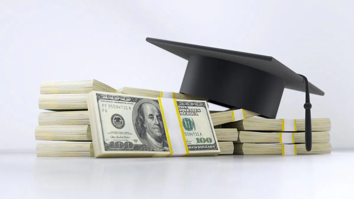 Student loan. (3D Animation Production Company/Pixabay)