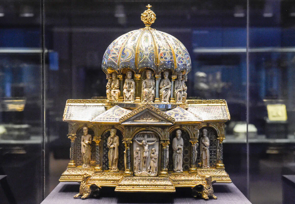 The cupola reliquary, part of the Guelph Treasure, at the Museum of Decorative Arts in Berlin on Feb. 24, 2015. (TOBIAS SCHWARZ/AFP via Getty Images)