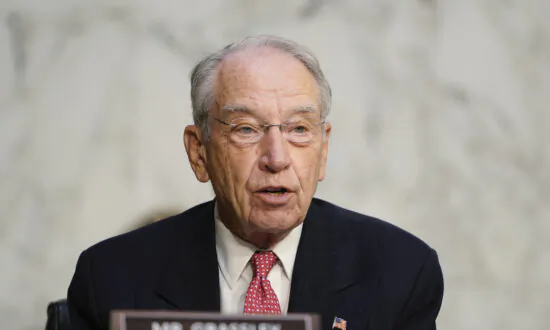 Grassley Warns AG Retaliation Against FBI Whistleblowers Talking to Congress Is Illegal