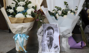 Wuhan Residents Remember COVID-19 'Whistleblower' Doctor a Year After His Death