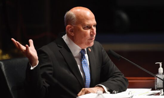 2 Republican Lawmakers Face $5,000 Fine for Bypassing Metal Detectors