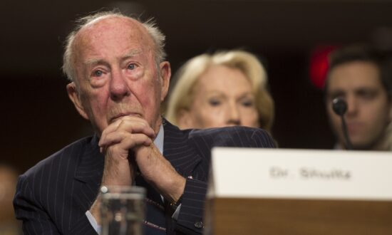 Reagan’s Longtime Secretary of State George P. Shultz Dies