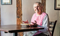 89-Year-Old Woman Becomes Social Media Star After Baking Hundreds of Pies for People in Need