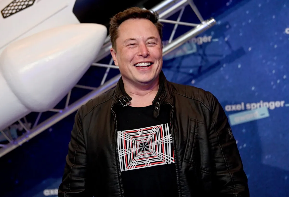 SpaceX owner and Tesla CEO Elon Musk poses on the red carpet of the Axel Springer Award 2020 in Berlin, Germany on Dec. 1, 2020. (Britta Pedersen/Pool/Getty Images)