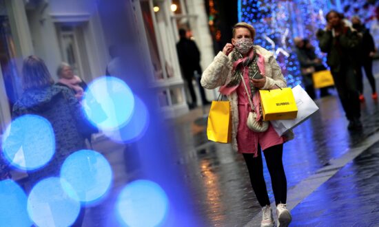 UK Consumer Spending Plunges as New Lockdown Bites: Barclaycard