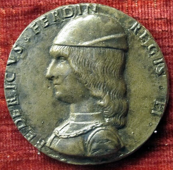 _king Federico of Naples on medal