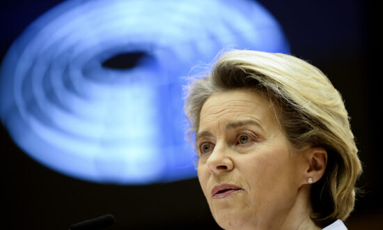 EU Top Official Regrets ‘Mistakes’ Over Vaccine Export Gaffe