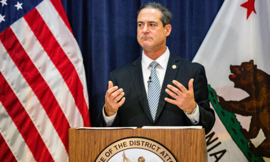 Orange County DA Calls for End to Mass Incarceration, Police Chokeholds