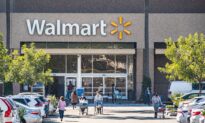 Walmart To Give 740,000 US Store Workers Free Samsung Phones