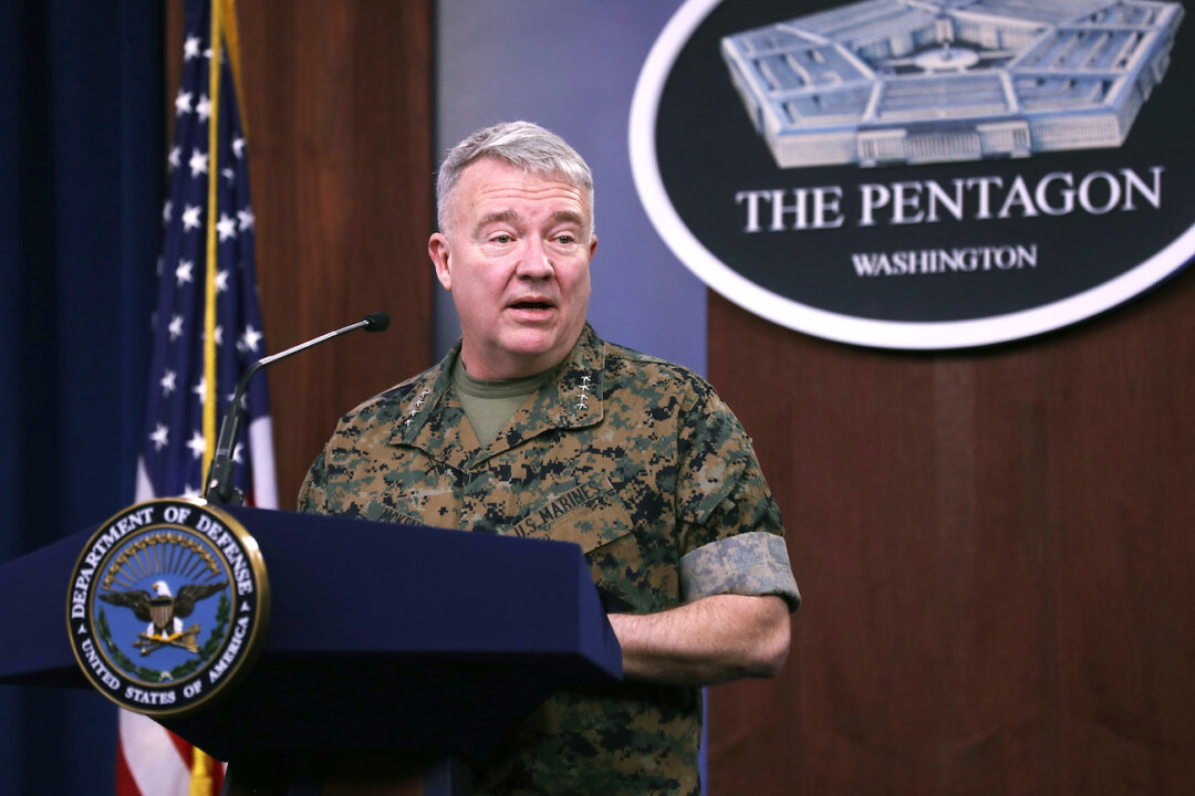 More Attacks Expected, US Flag to Fly at Half-Staff After Kabul Carnage