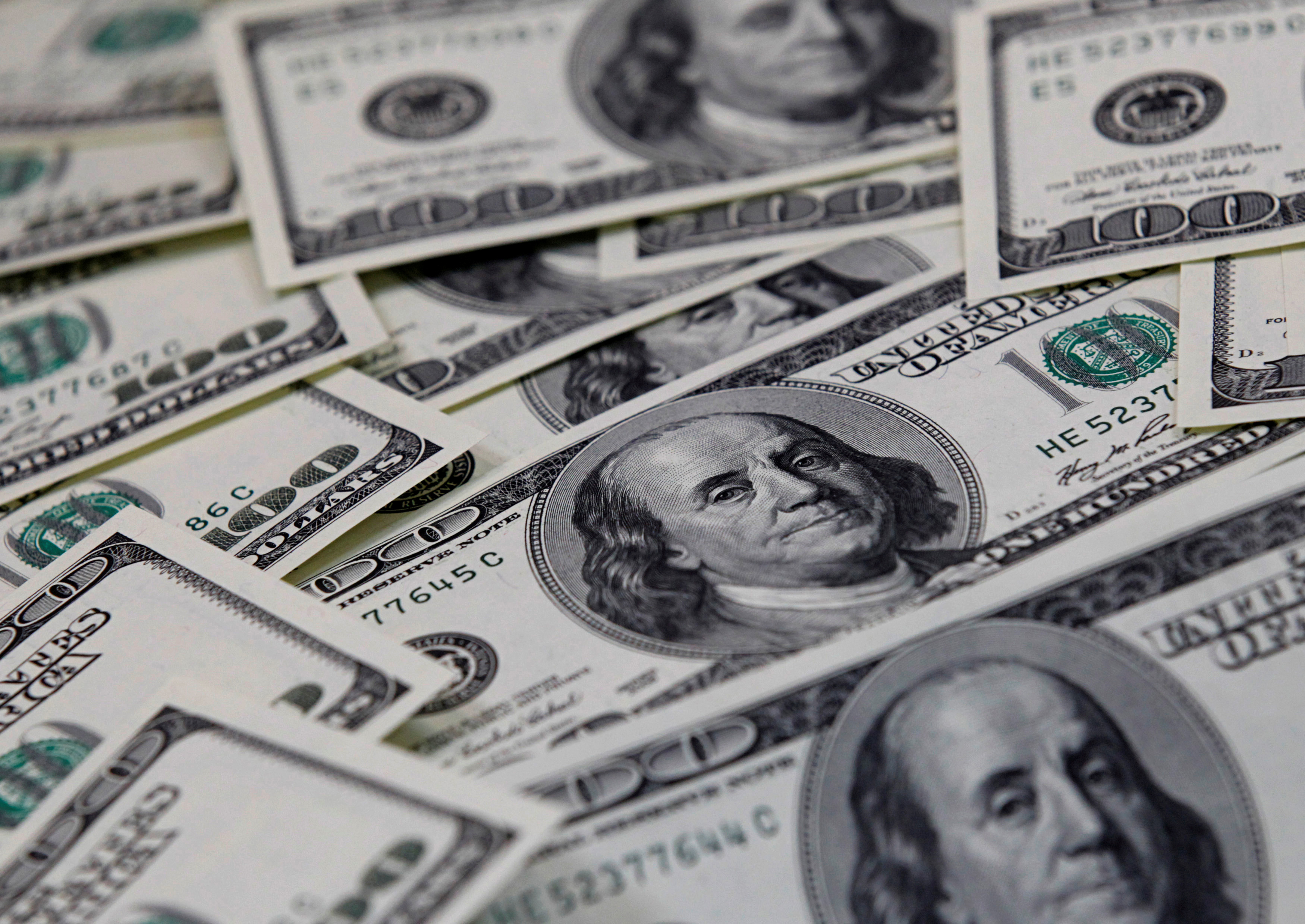 Dollar Heads for Biggest Monthly Loss Since 2010 Ahead of Powell Speech - Vimarsana News