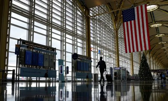 White House Says No Intention to Require COVID-19 Testing on Domestic Flights