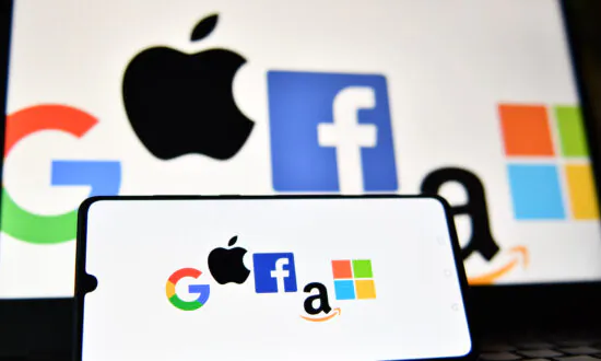 US Tech Stock Valuations Highest Since 1990s’ Dot-Com Bubble: Bernstein