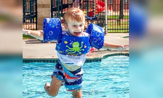 Mom Shares Heart-Wrenching Warning on ‘Water Wings’ to Parents After Son’s Tragic Accident