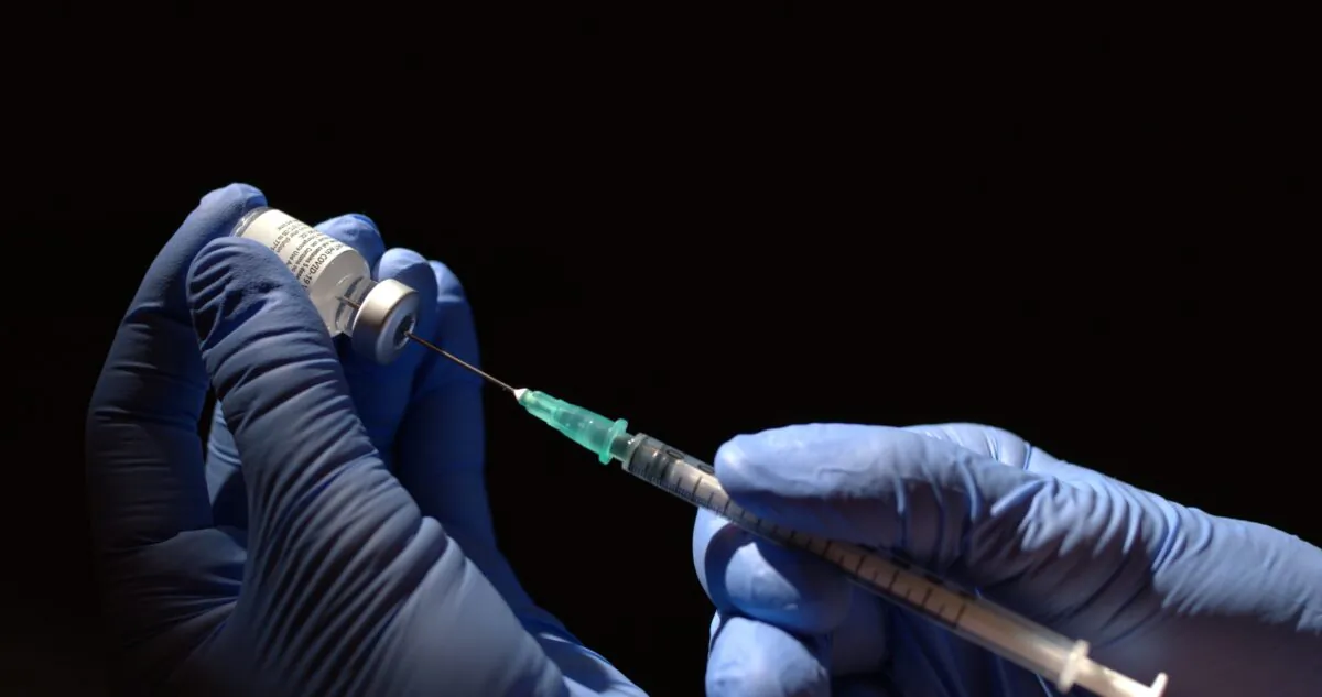 Some
51 percent of
Americans are
either hesitant or
opposed to the
vaccine. (cortex-film/Shutterstock)