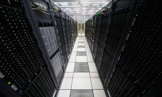 Aussie PM Defends Defence Department’s Delayed Exit From Chinese-Owned Data Centre