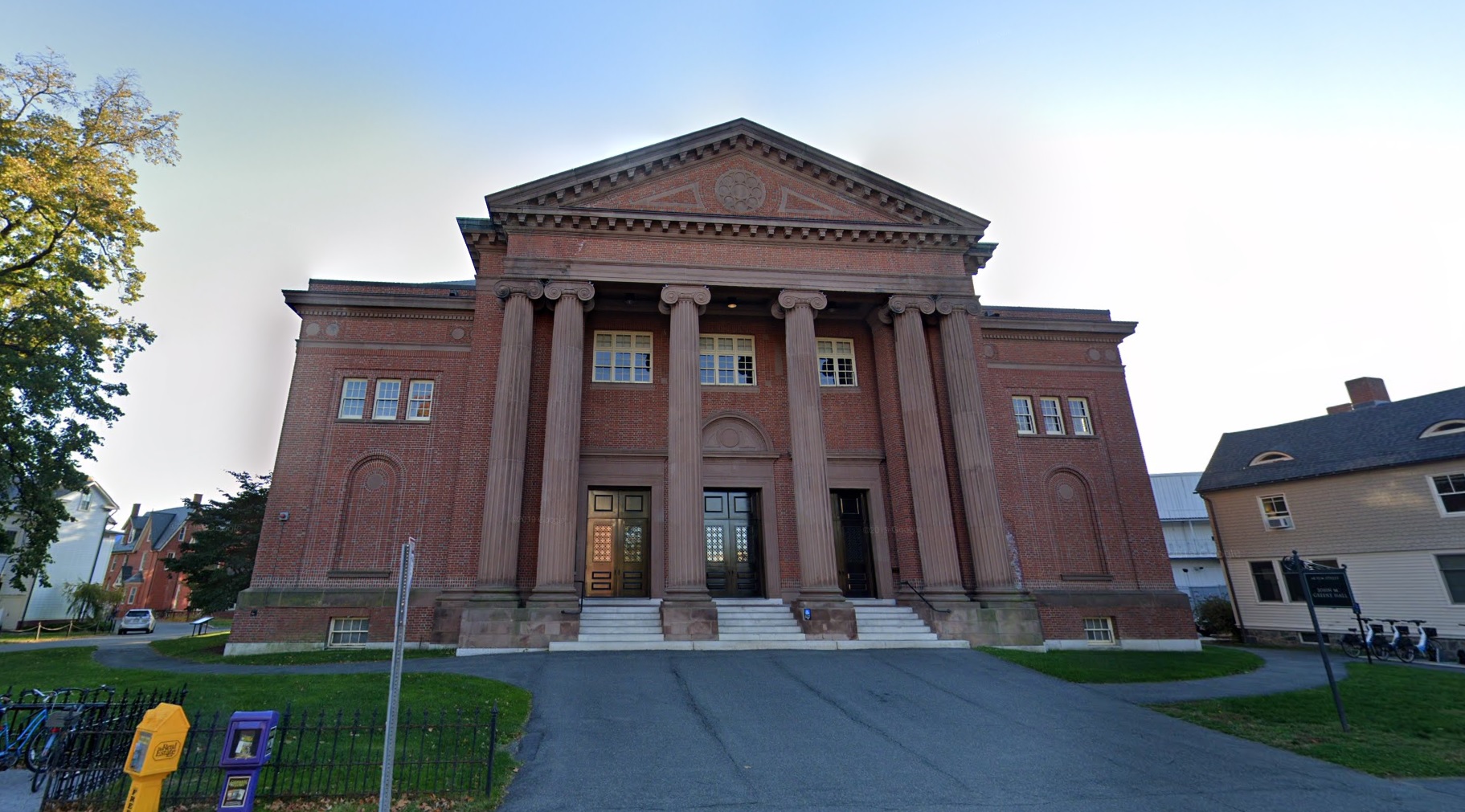 Smith College Ex-staffer Sues Over Anti-White Racism, Ideological Struggle Sessions - Vimarsana News