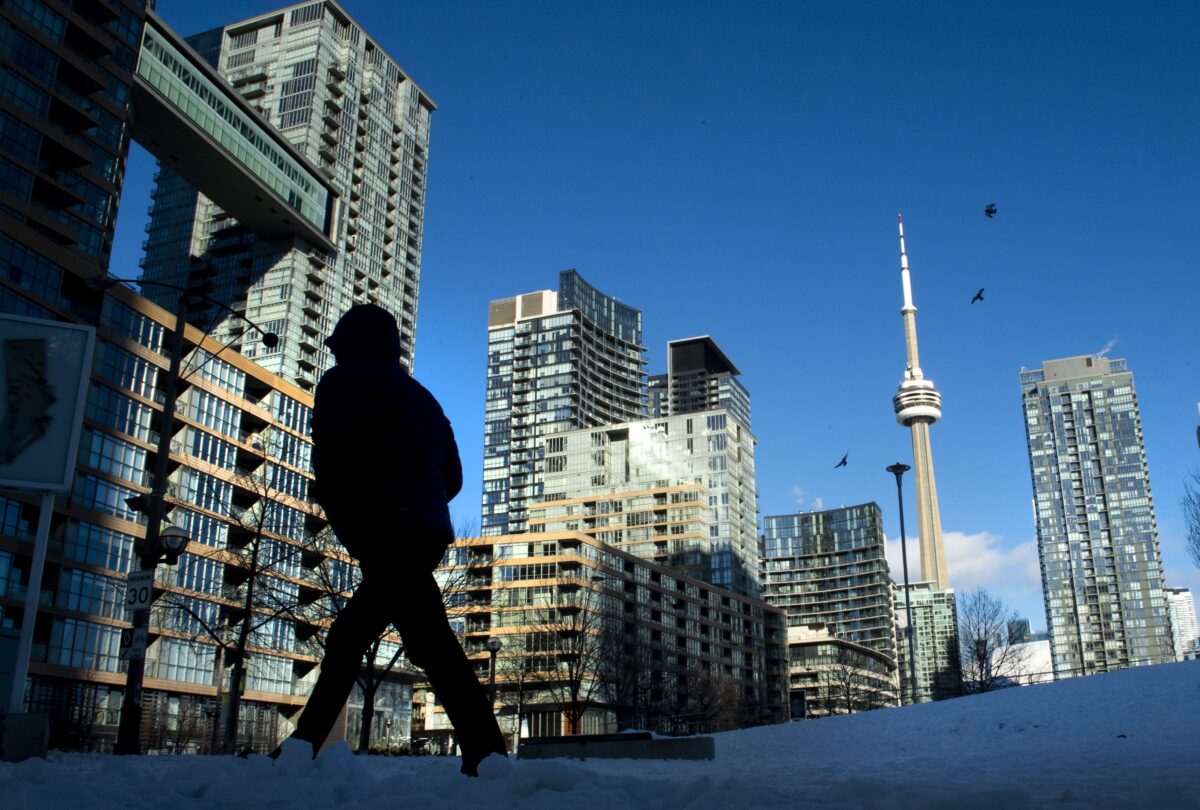 NextImg:Toronto, Vancouver Residents Must Make at Least $40 per Hour to Reasonably Afford 2-Bedroom Apartment, Report Suggests
