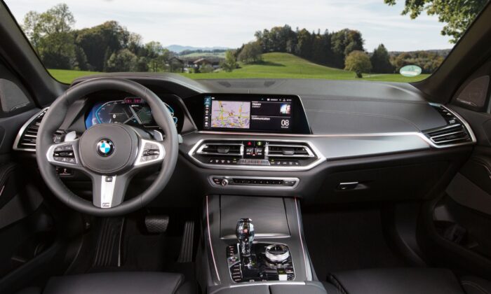 The front dash. (Courtesy of BMW)