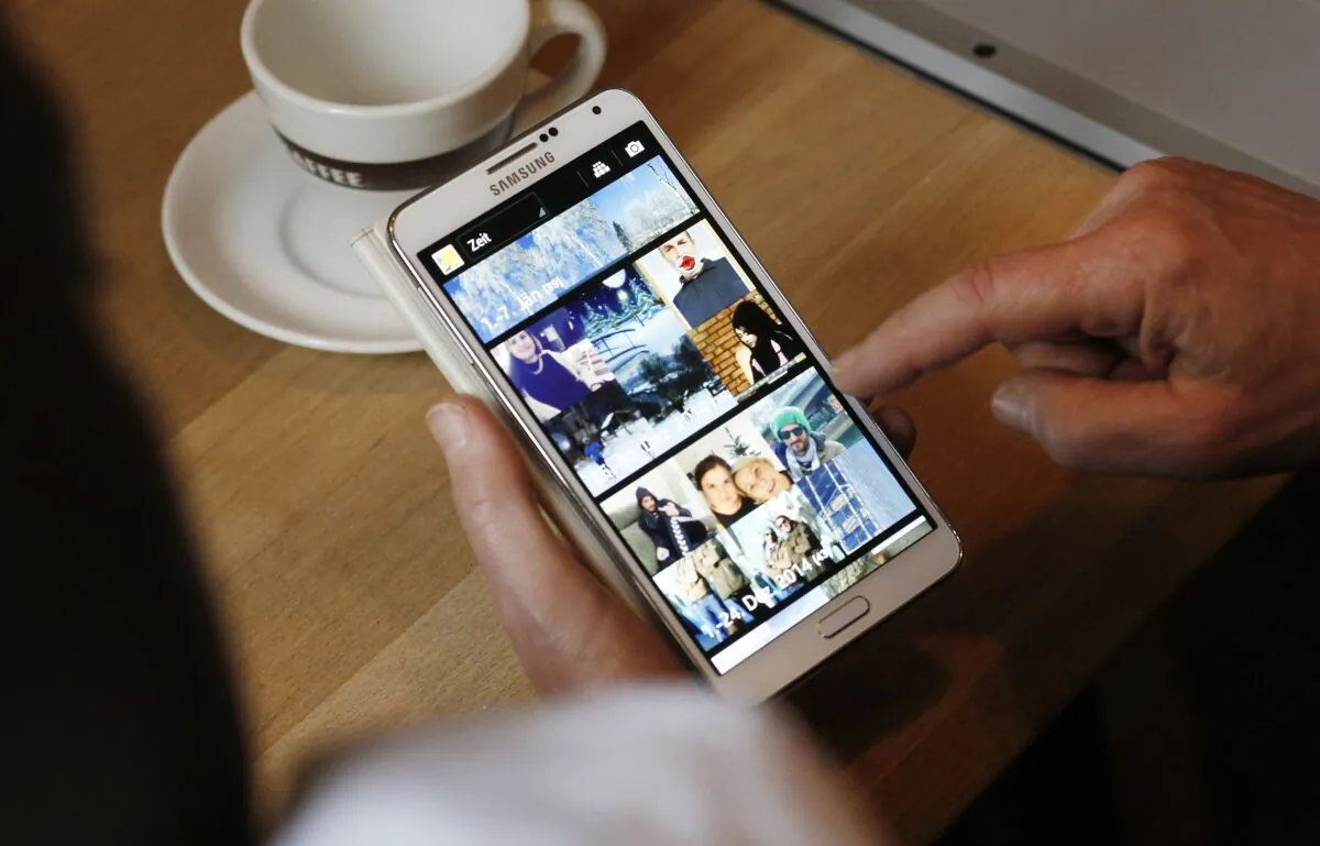 A smartphone in Vienna, on January 14, 2015. (Dieter Nagl/AFP via Getty Images)