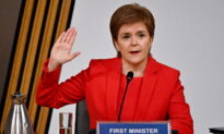 Scottish Leader Fights Back in Row With Ex-mentor That Threatens Independence Drive