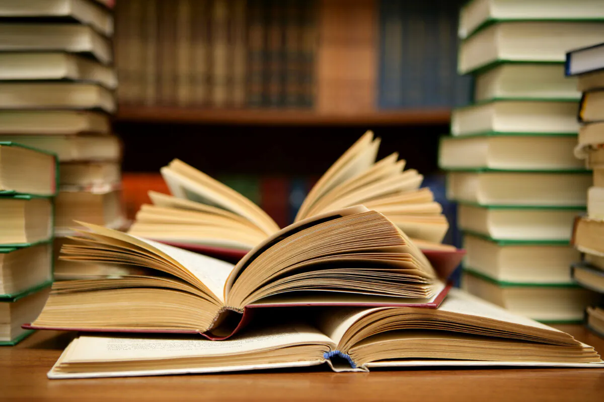 Books on a library table. (Abhi Sharma from India via Wikimedia Commons/CC by 2.0)