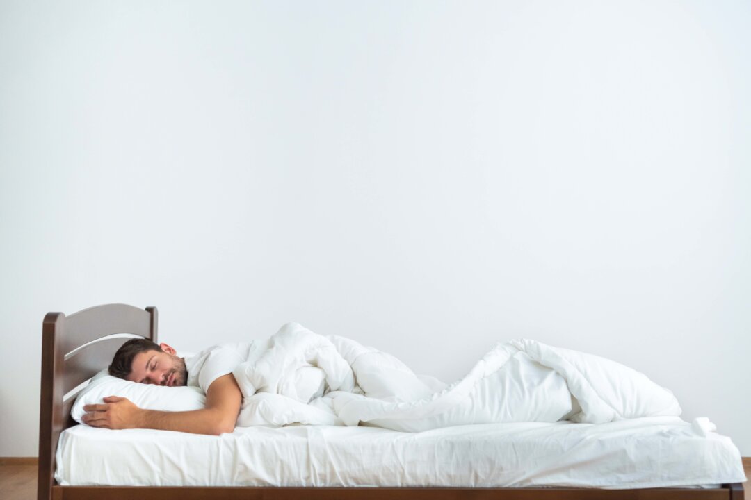 People who
sleep seven to
eight hours a night
live longer.(WeAre/Shutterstock)
