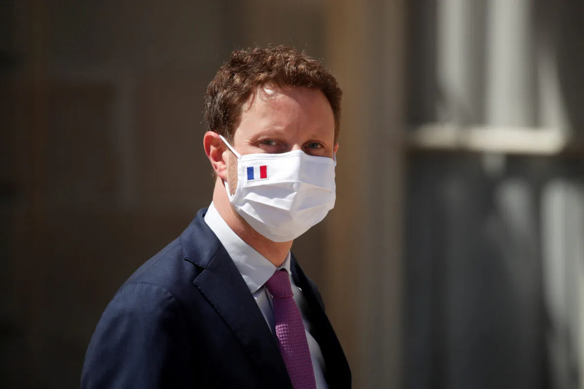 France's Europe minister, Clement Beaune, wearing a protective face mask, leaves following a weekly Cabinet meeting at the Elysee Palace in Paris, France, on July 29, 2020. (Benoit Tessier/Reuters)