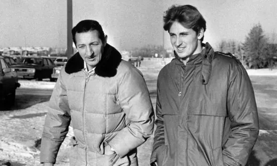 OPP Inspector Arrested for Selling Wayne Gretzky Hockey Stick Files $6.3 Million Lawsuit