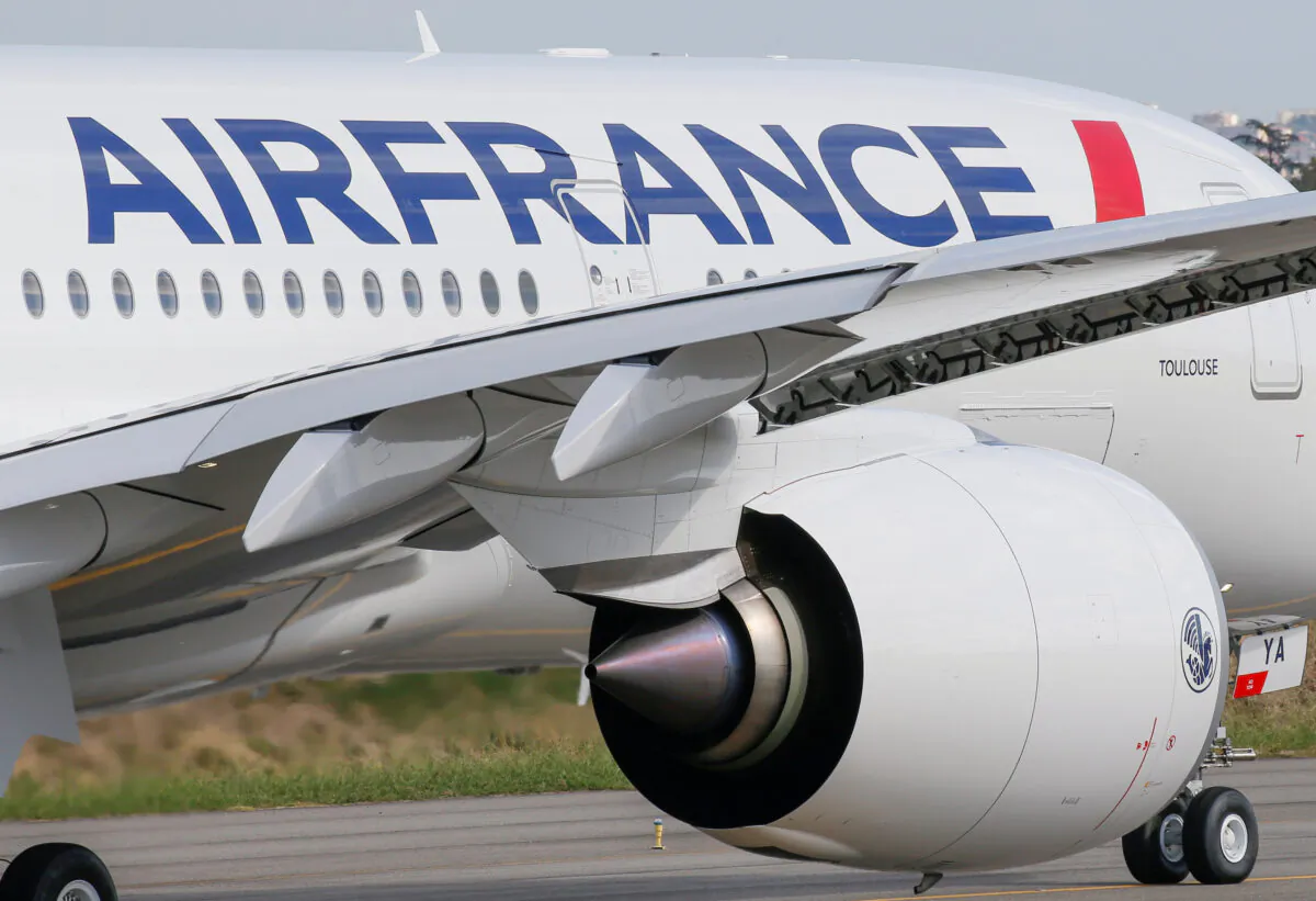 The first Air France airliner's Airbus A350 prepares to take off after a ceremony at the aircraft builder's headquarters in Colomiers near Toulouse, France, on Sept. 27, 2019. (Regis Duvignau/Reuters)