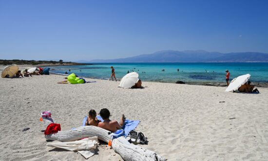 Holidays Abroad This Summer Unlikely for Most Britons, Scientist Warns